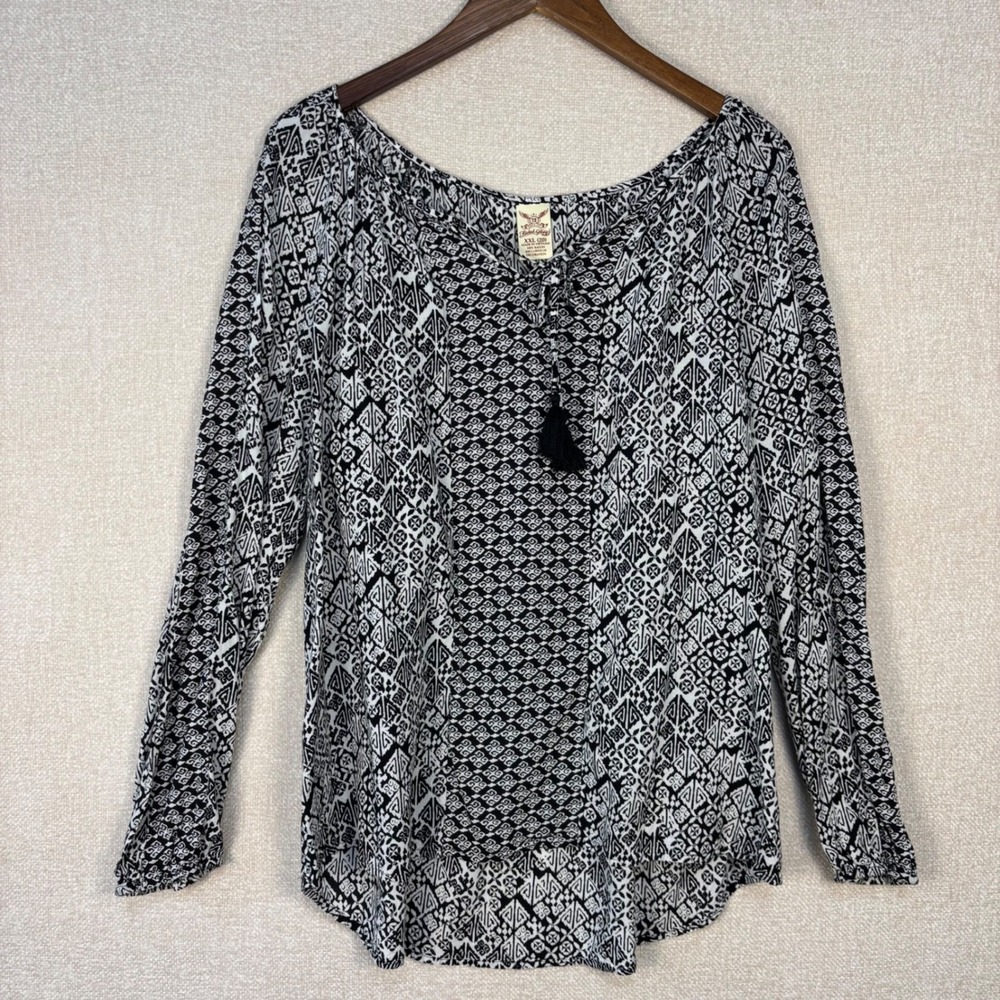Faded Glory Womens XXL 20 Black White Geometric Tribal Tassel Peasant Top Rayon